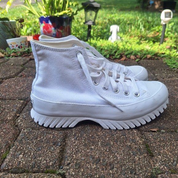 White Lugged Converse womens Sz. 8.5 - Picture 3 of 6